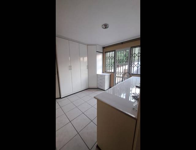 2 BEDROOM PROPERTY TO RENT IN UMHLATUZANA